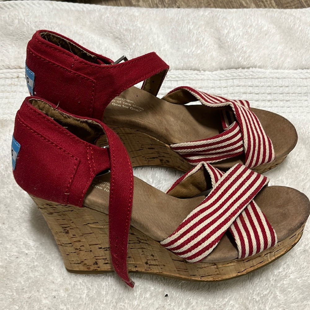 TOMS wedged heels in red/white stripes woman’s size 5